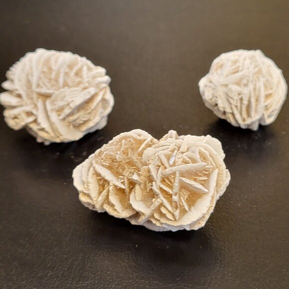 Desert Rose Gypsum Raw Mineral 3 pieces - Picture 3 of 5